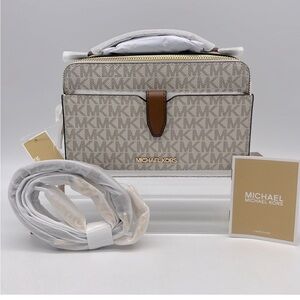 BRAND NEW, Michael Kors cross body travel bag
